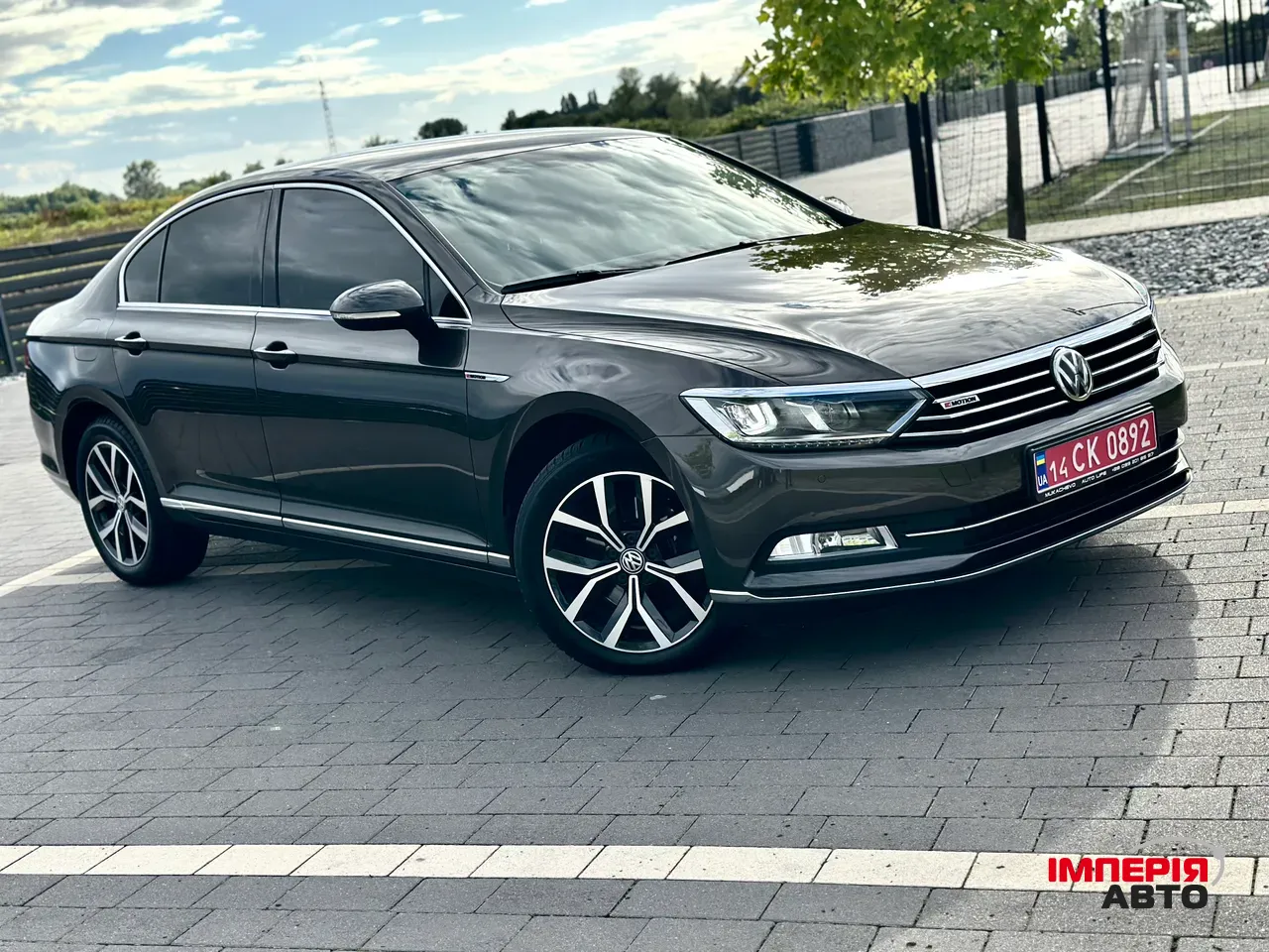 Volkswagen Passat - фото 2