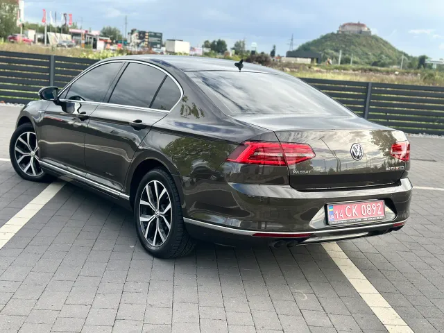 Volkswagen Passat - фото 3