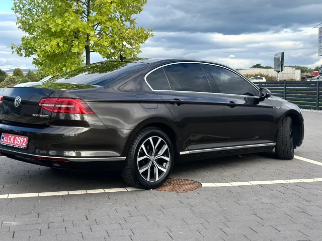 Volkswagen Passat - фото 4