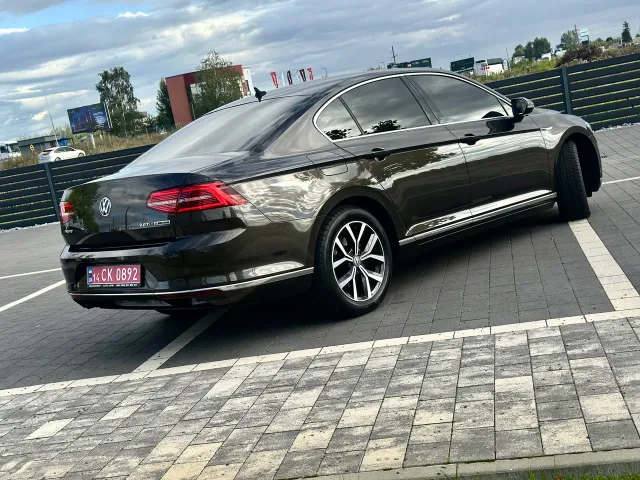Volkswagen Passat - фото 2