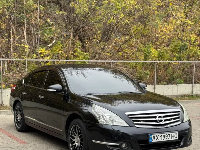 Nissan Teana - фото 1