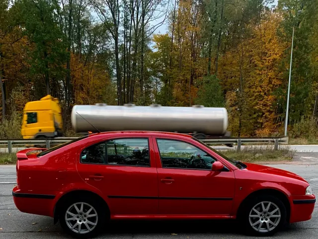Skoda Octavia - фото 3