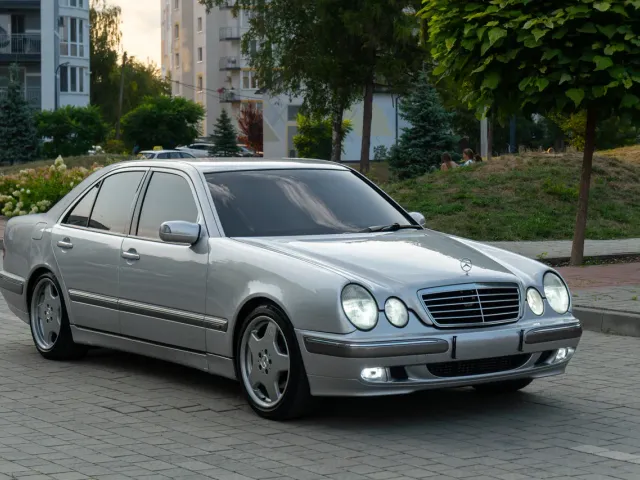 Mercedes-Benz E-Класс - фото 1