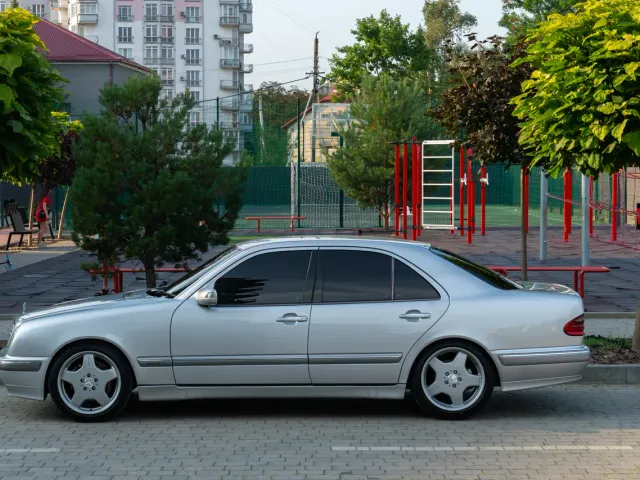 Mercedes-Benz E-Класс - фото 4