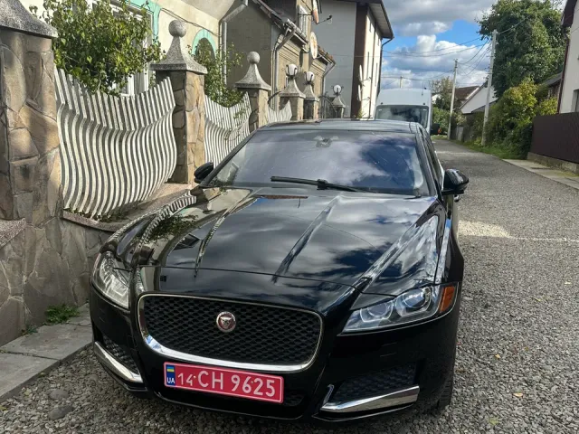 Jaguar XF - фото 2