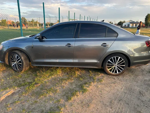 Volkswagen Jetta - фото 3