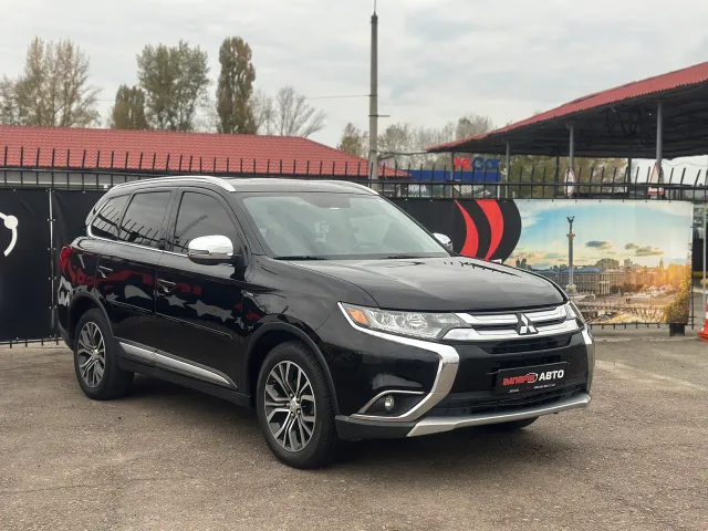 Mitsubishi Outlander - фото 2