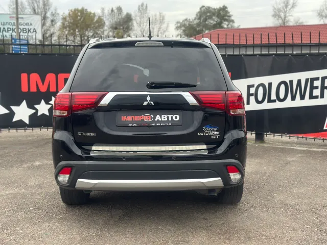 Mitsubishi Outlander - фото 3