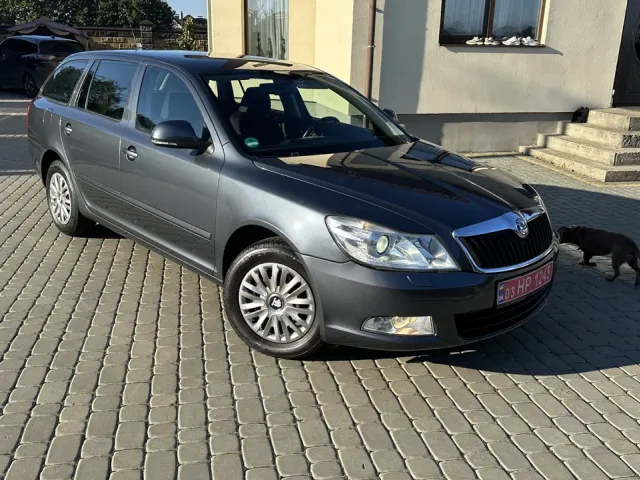 Skoda Octavia - фото 1