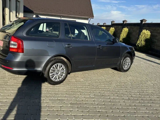 Skoda Octavia - фото 3