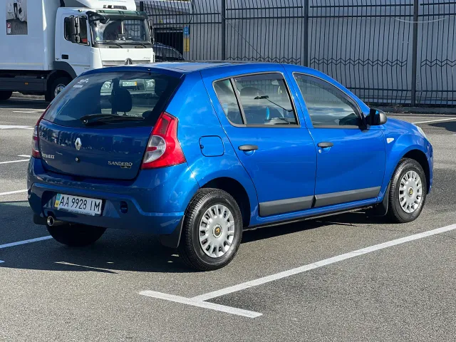Renault Sandero - фото 2