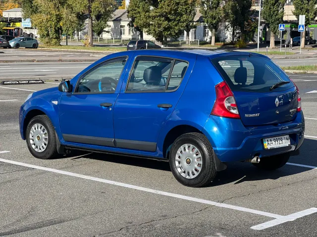 Renault Sandero - фото 3