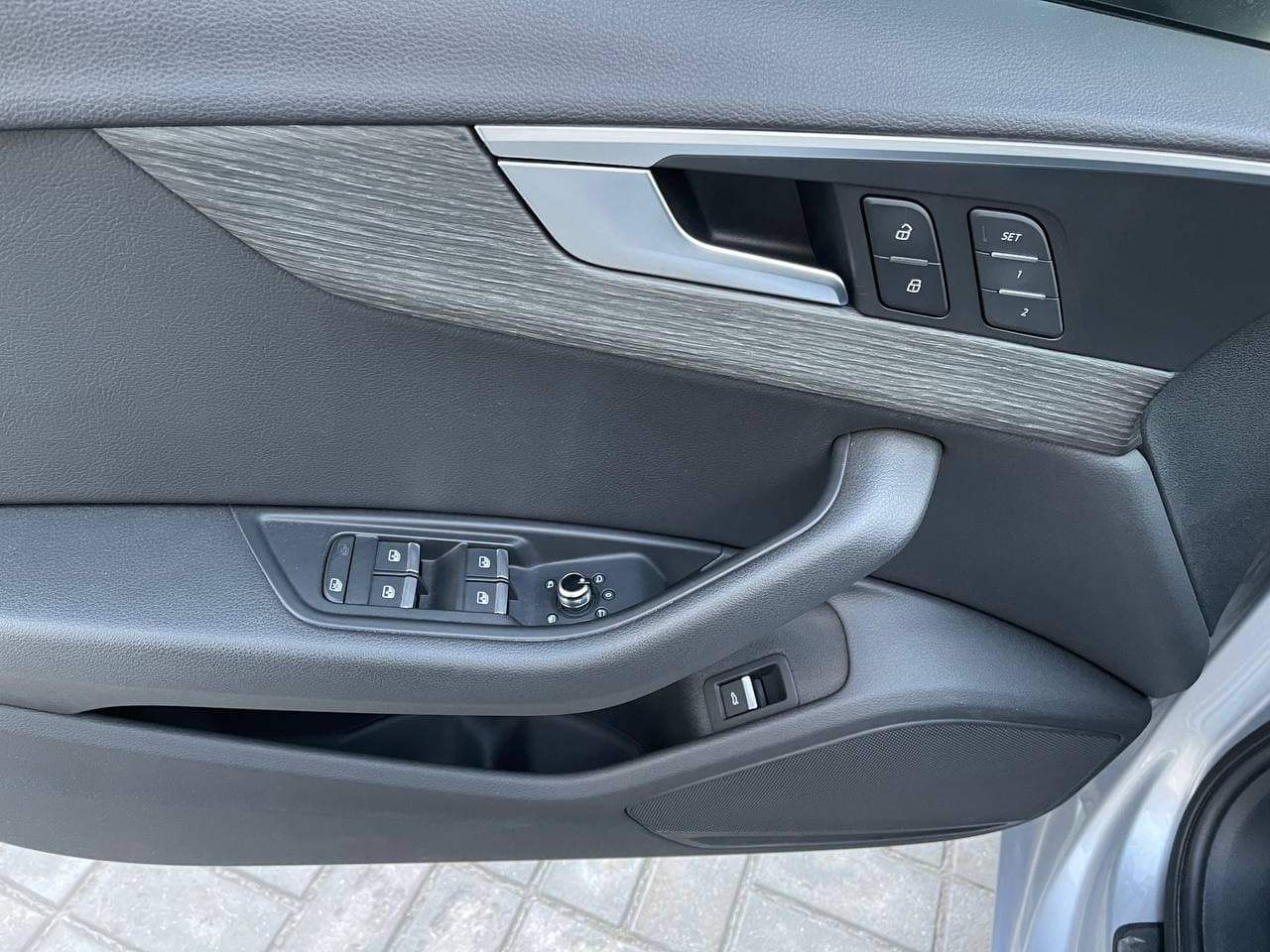 Audi A4 - фото 11