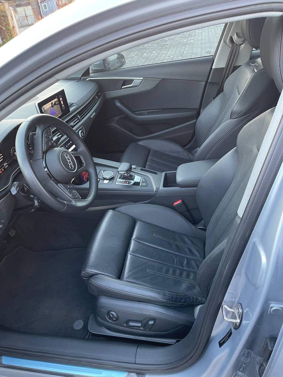 Audi A4 - фото 9