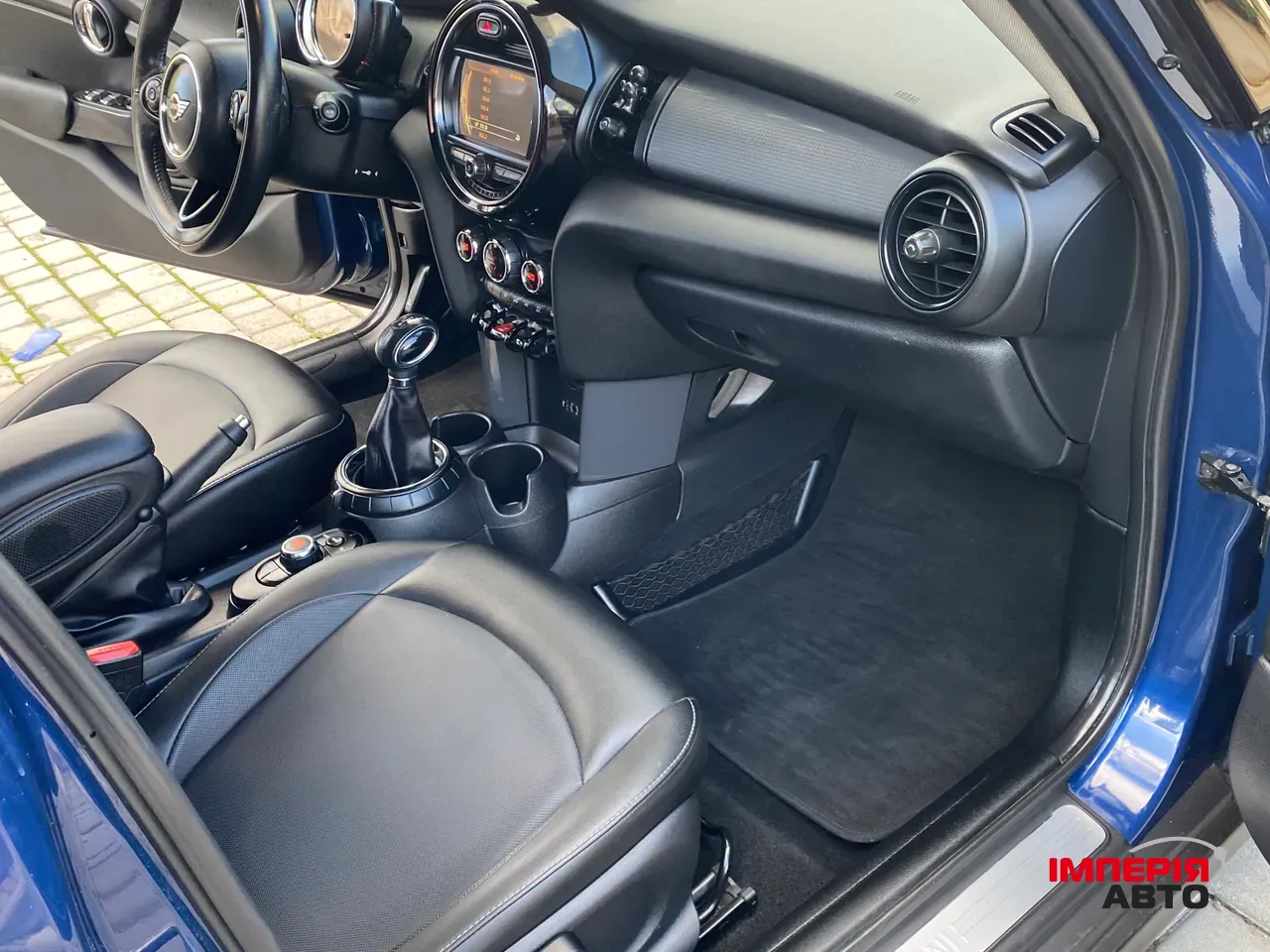 Mini Hatch - фото 11