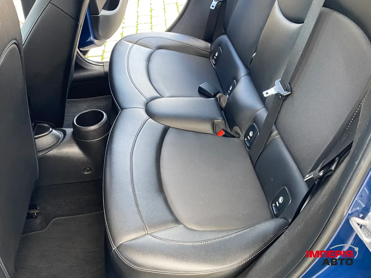 Mini Hatch - фото 12