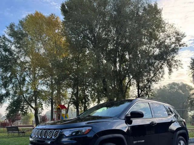 Jeep Compass - фото 1