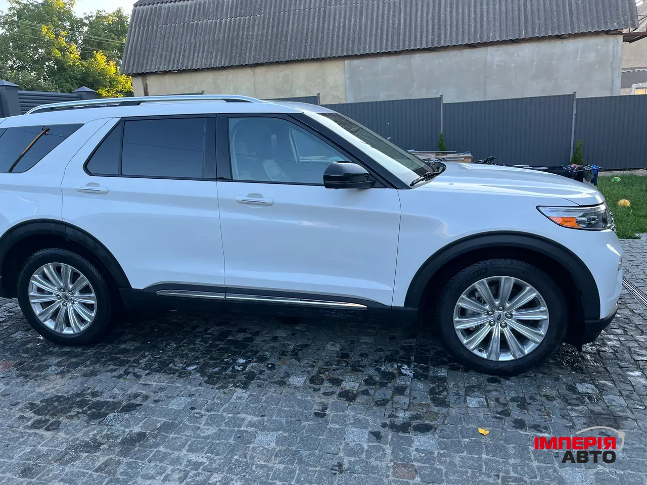 Ford Explorer - фото 1