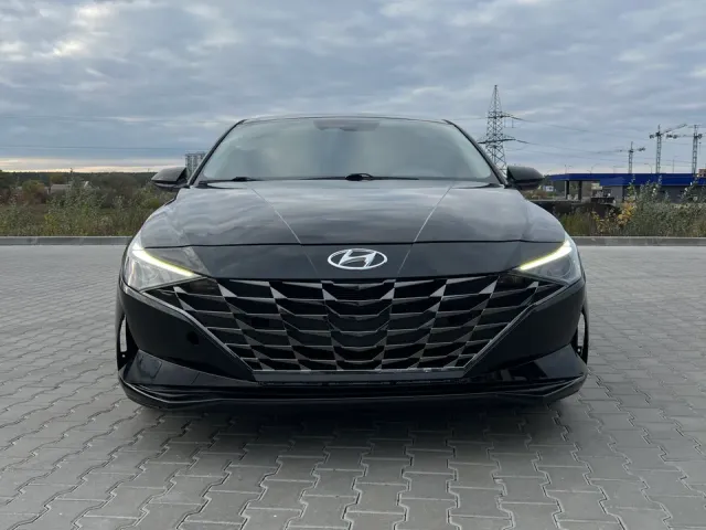 Hyundai Elantra - фото 3