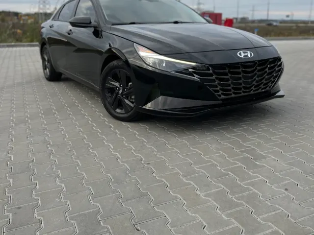 Hyundai Elantra - фото 2