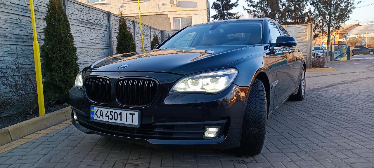 BMW 7 серії - фото 37