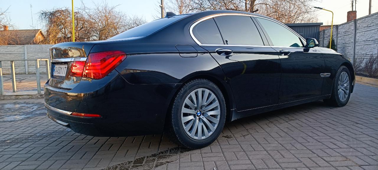 BMW 7 серії - фото 21