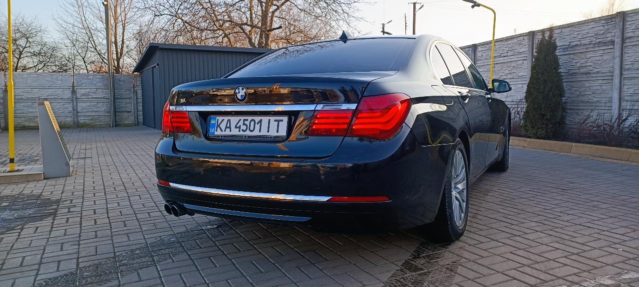 BMW 7 серії - фото 26