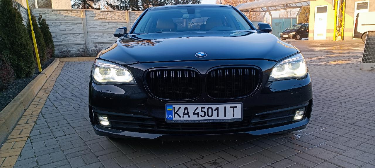 BMW 7 серії - фото 17
