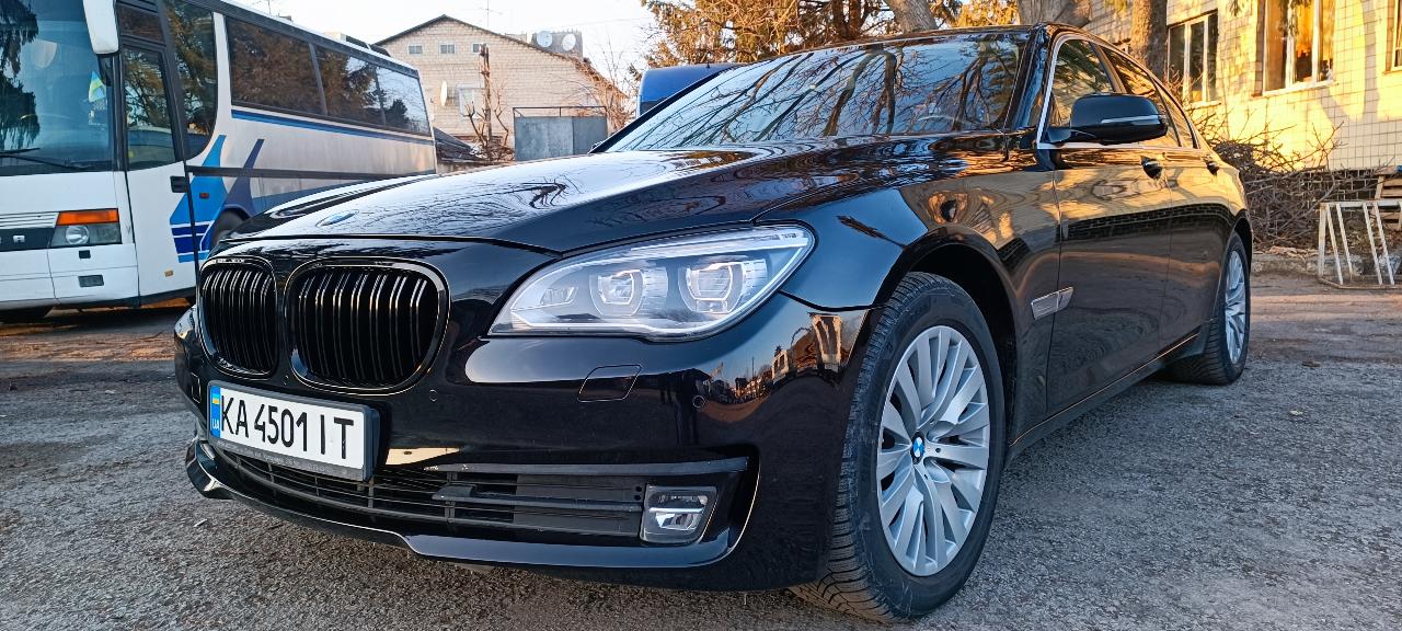 BMW 7 серії - фото 28