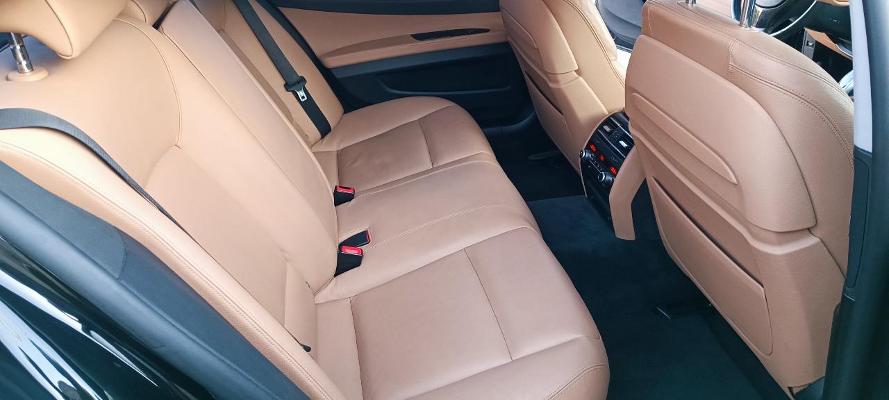 BMW 7 серії - фото 32