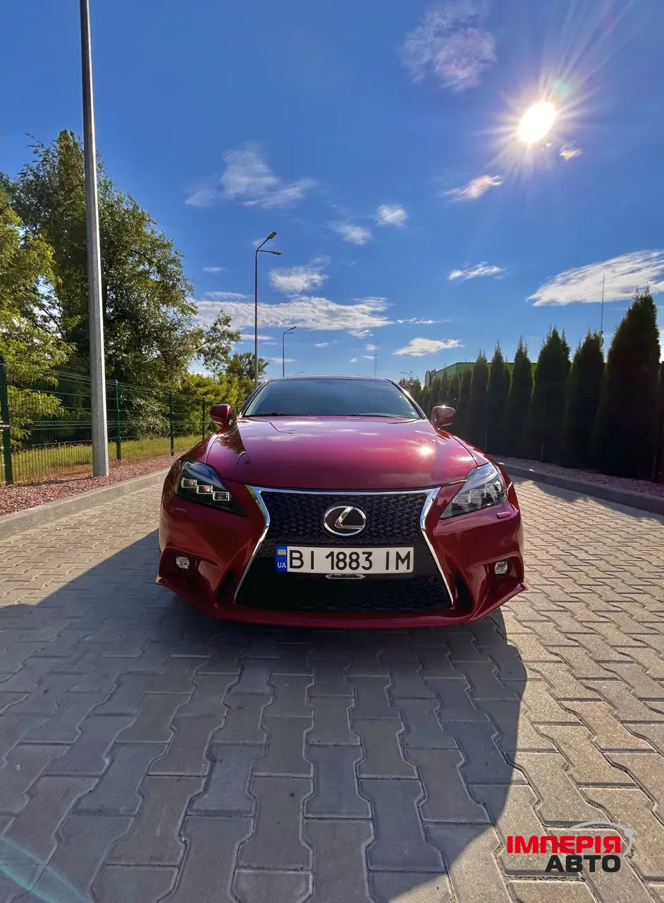 Lexus IS - фото 2
