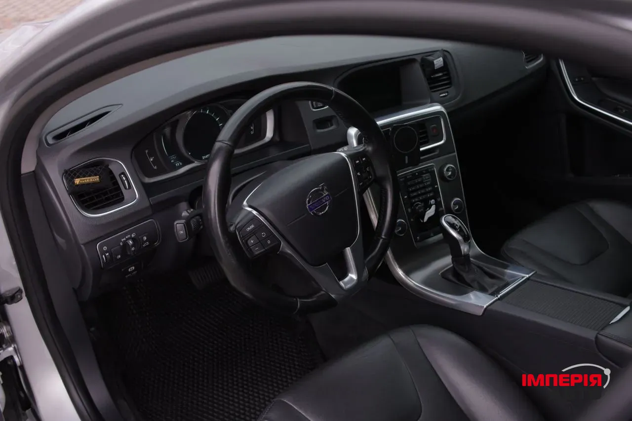 Volvo V60 - фото 11