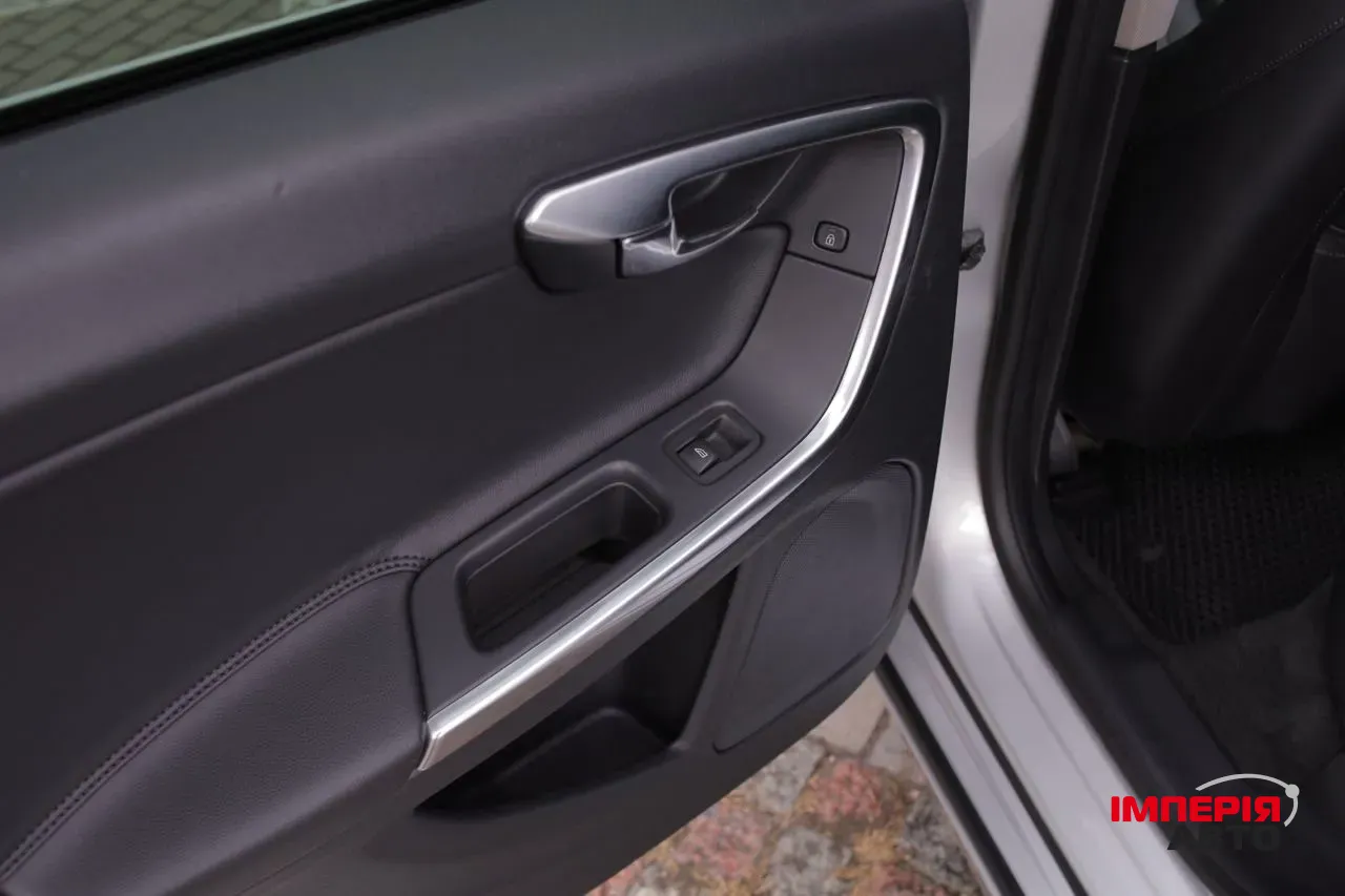Volvo V60 - фото 15