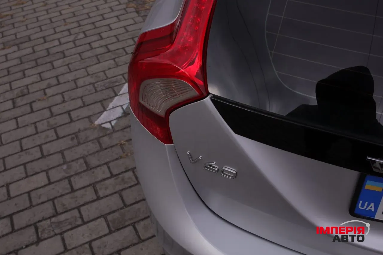 Volvo V60 - фото 2