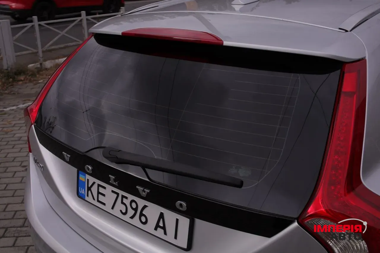 Volvo V60 - фото 3