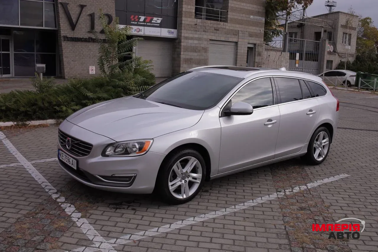 Volvo V60 - фото 1