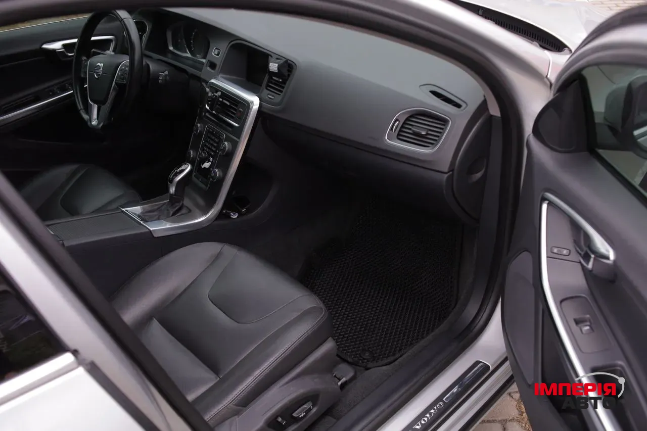 Volvo V60 - фото 19