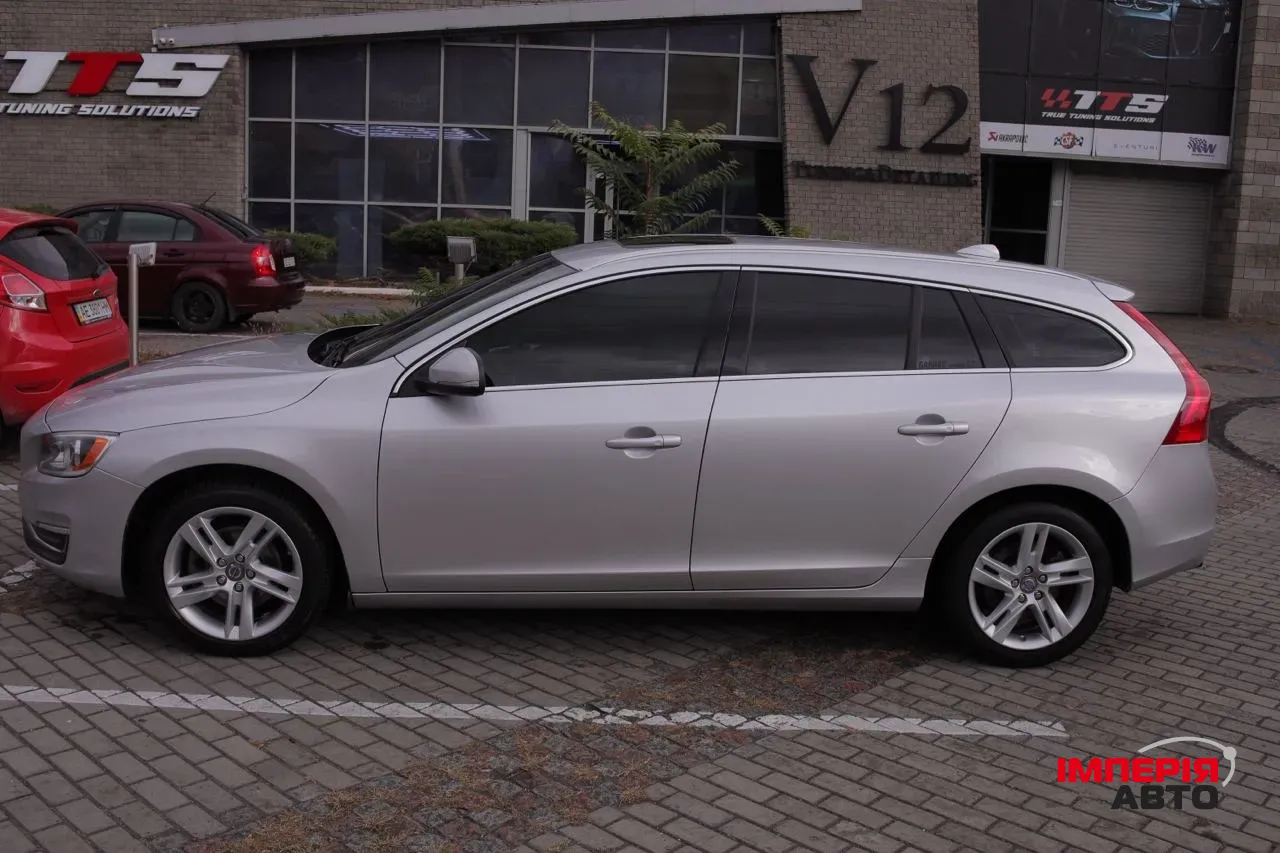 Volvo V60 - фото 5