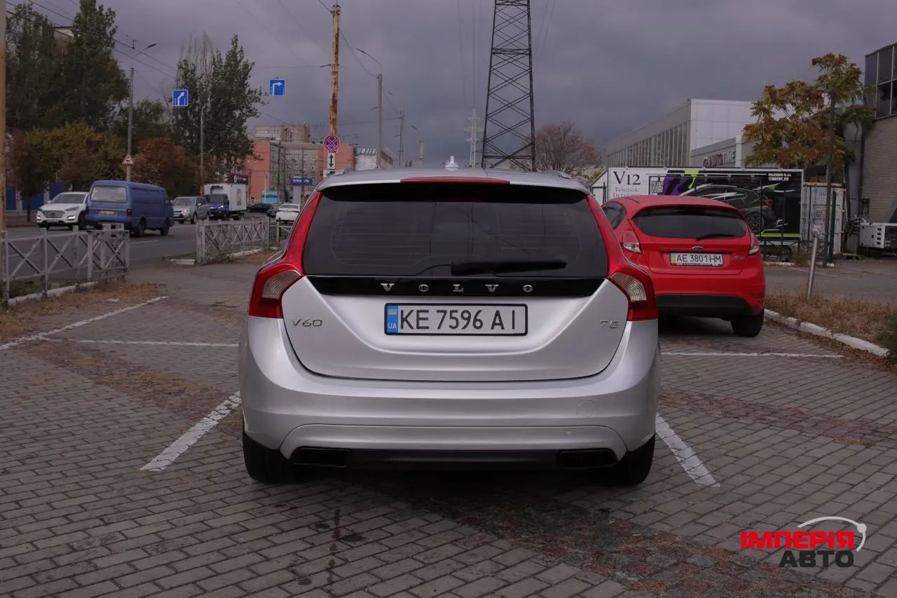 Volvo V60 - фото 9