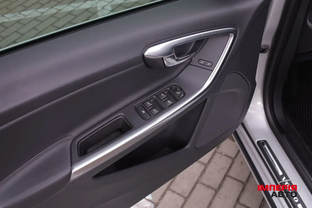 Volvo V60 - фото 12