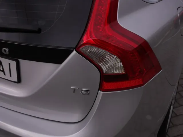 Volvo V60 - фото 4