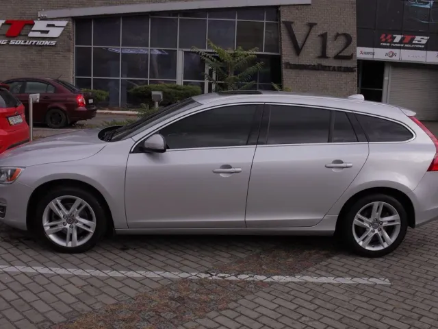 Volvo V60 - фото 5