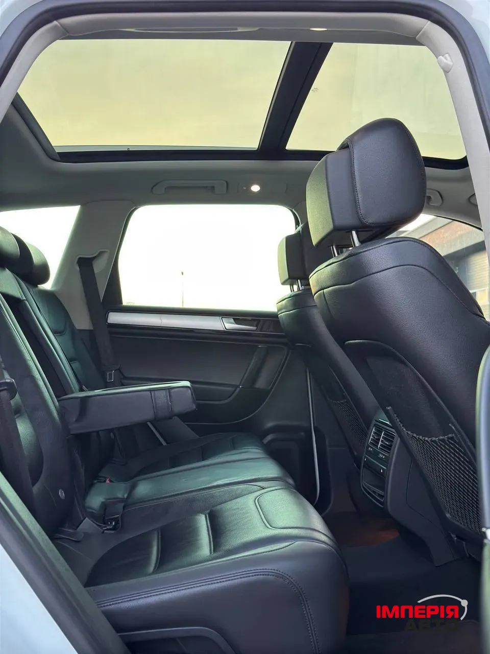 Volkswagen Touareg - фото 12