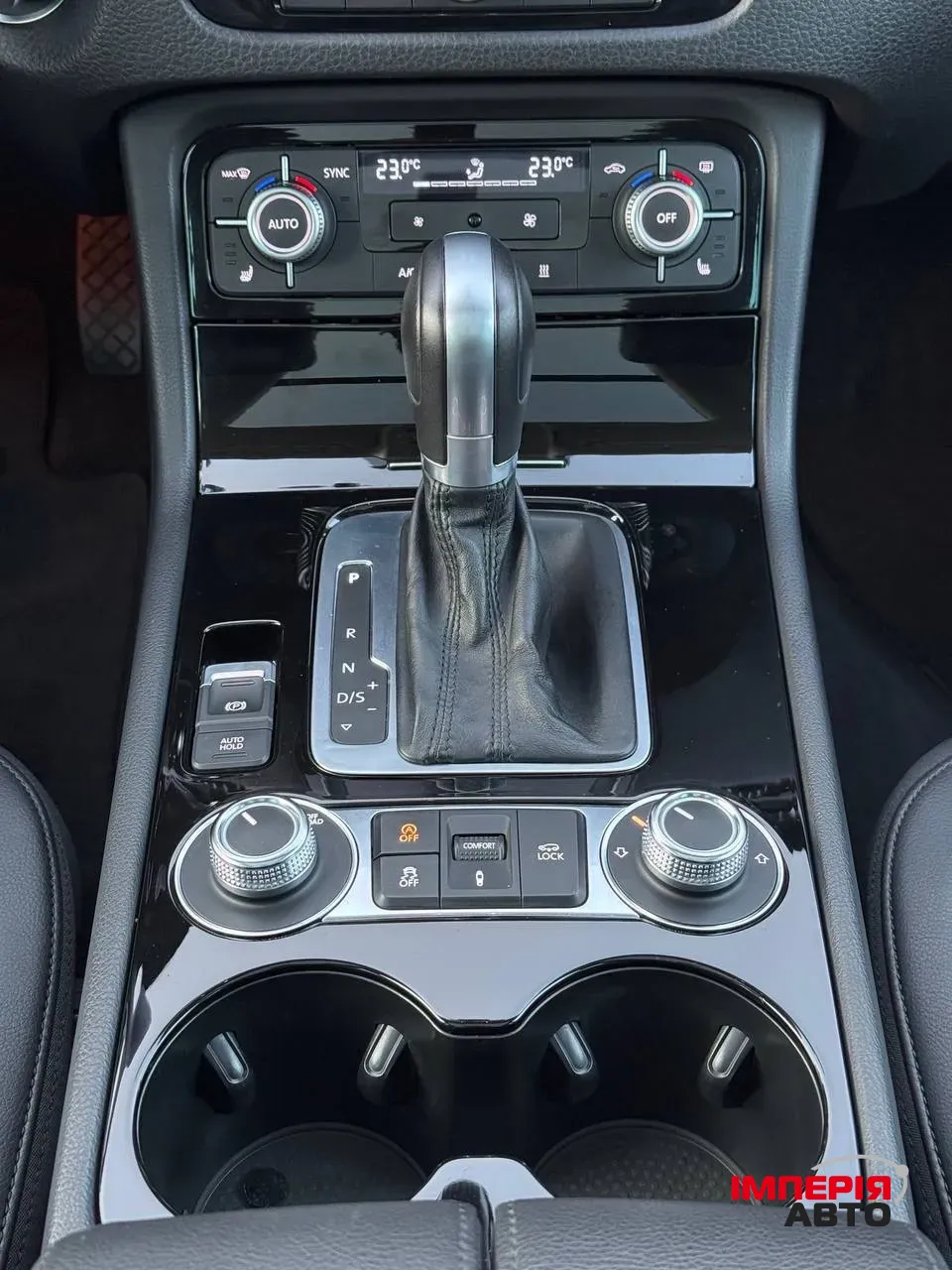 Volkswagen Touareg - фото 24