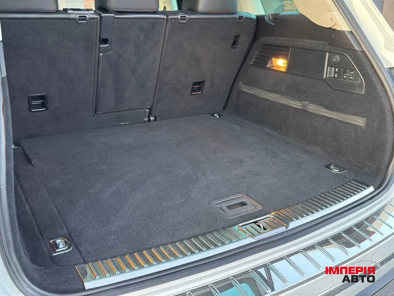 Volkswagen Touareg - фото 16