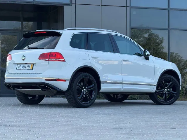 Volkswagen Touareg - фото 4