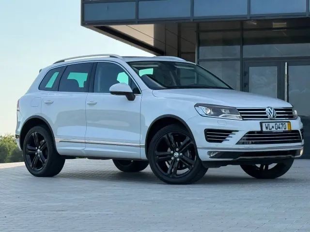 Volkswagen Touareg - фото 1
