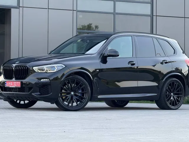 BMW X5 - фото 1