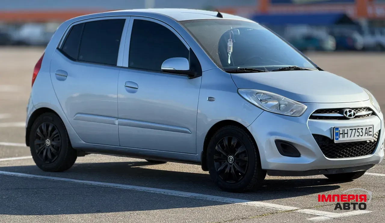 Hyundai i10 - фото 1
