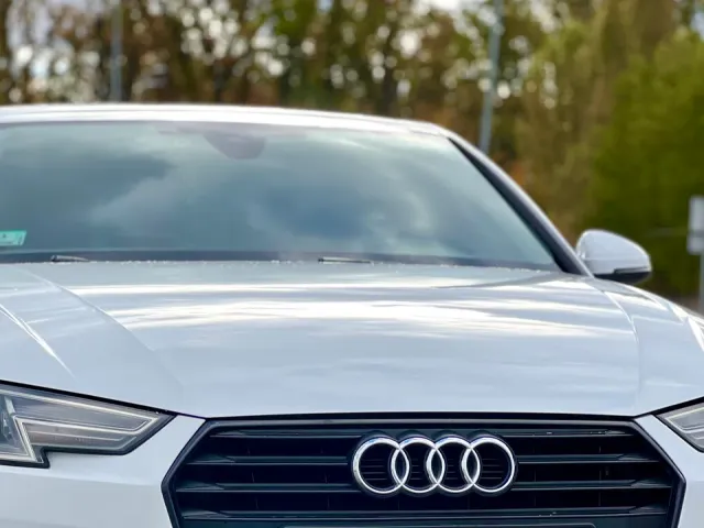 Audi A4 - фото 4